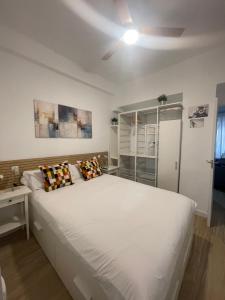 Studio one-bedroom apartment in Madrid