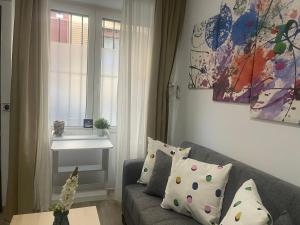 Studio one-bedroom apartment in Madrid