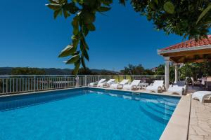 Holiday Villa Perna