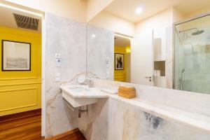 Myo Design House by LovelyStay