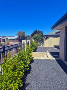 Dalyellup Guest House- Walk to Shops, Near Beach & Bunbury