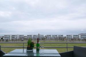 Inselblume 80 - Gemütliche Ferienwohnung, Blick auf die Fehmarnsundbrücke