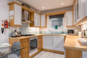 Magnolia House - Beautiful Townhouse in Old Town Poole