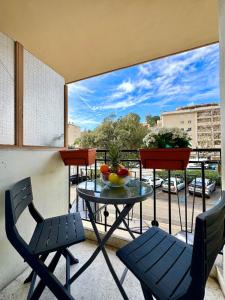 Menton - close to center - air conditioning - wifi