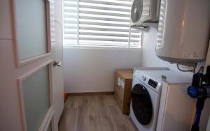 Cala Finestrat - Apartamento con piscina y parking