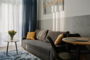 Sleep and Fly with parking, lotnisko, self check in 24-7 - Wrocław - Fair Rentals