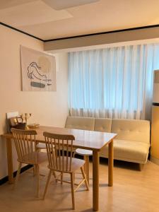 낙성대역 도보4분&투룸&퀸사이즈 침대 3개&강남역 16분&홍대입구역 30분&명동거리 38분