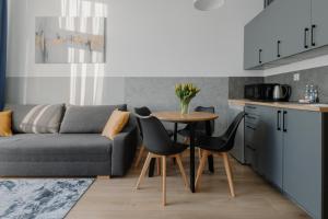 Sleep and Fly with parking, lotnisko, self check in 24-7 - Wrocław - Fair Rentals