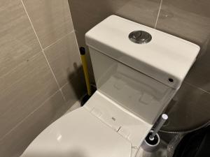 Modish 1BR One Uptown BGC near Uptown Mall