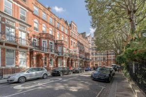 Earls Court 2BR Private Garden Walk to Tube