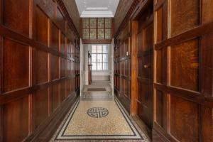 Kensington Apartment