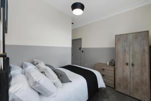 North Sherwood House - 6 bedrooms 4 bath