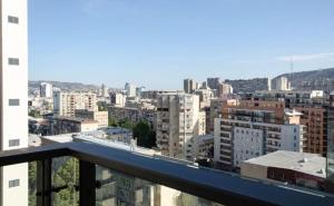 Medical University Metro 1BR Apartment, 11th Floor - City View - Free Private Parking - Self Check-in