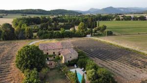 Maison Provençale au milieu des champs - Piscine