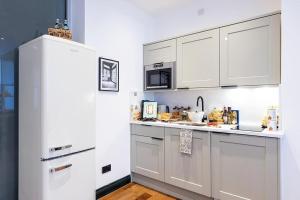 Manchester City Retreat at Prime Location