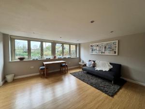 Private Annexe near Weston Park, RAF Cosford, i54