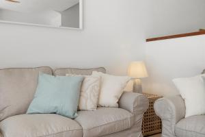 Beautiful Townhouse With Pool & Two Terraces