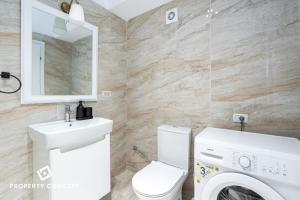 Central Residence Apartment 411