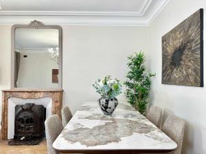 Gare du Nord prestige family apartment for 6