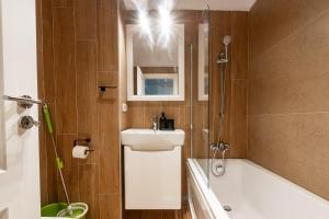 Central Residence Apartment 812 B2