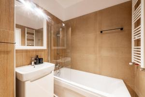 Central Residence Apartment 812 B2