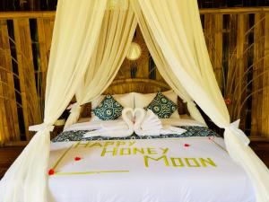 Phoenix Bamboo House by Ecobreeze