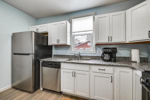 Hike, Bike and Explore Cozy Horse Cave Getaway!