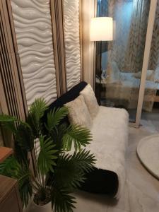1BR Azure Near Airport & Mall Beach View, Netflix, 100MBPS