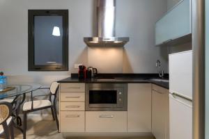 Fira Apartments by gaiarooms