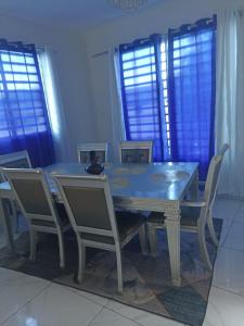 Buen alojamiento, central and quiet location