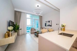 Cozy Luxury 1BR Apt in Business Bay
