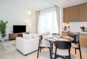 HomesGetaway- Lavish 2BR in Creek Harbor with Beach Access