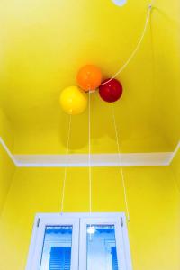Playful twin room with en suite bathroom - ColivingFlorence VdM