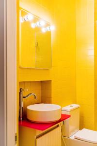Playful twin room with en suite bathroom - ColivingFlorence VdM
