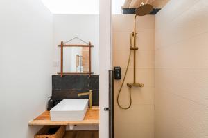 Chambre de caractère balnéo duo & vue toits