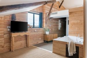 Chambre de caractère balnéo duo & vue toits