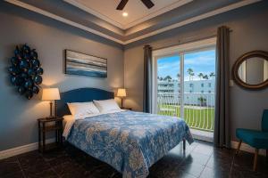 100 Steps to the Beach Great Value Pool Home