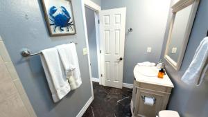 100 Steps to the Beach Great Value Pool Home