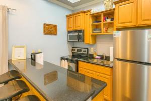1st Floor Pool Affordable Near Beach