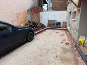 BURSA ORHANGAZİ ÇAKIRLI KÖYÜNDE OTANTİK ŞÖMİNELİ TAŞ Ev