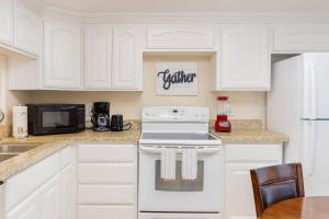 250 Paces to Beach Pool 1st Floor