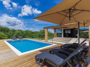 Villa Lady Di, a private pool haven near Labin