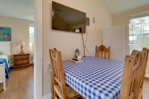 Tranquil Plantersville Cabin: Farm Animals On-Site