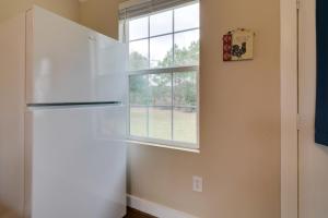 Tranquil Plantersville Cabin: Farm Animals On-Site