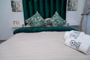 22 On End luxurious & modern yet private escape