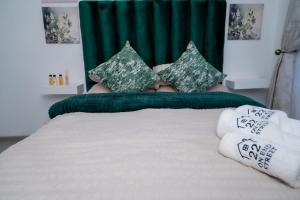 22 On End luxurious & modern yet private escape