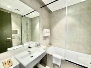 Peaceful 1BR in District One