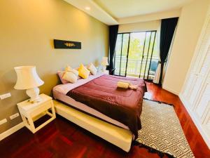 Allamanda 2 golf course apartment in Laguna