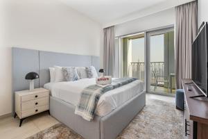 Elegant 3 BR Downtown Views II