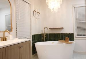 New I The Weekender Retreat I 5min Drive to Beach